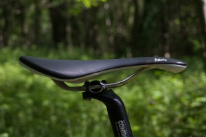 Fabric Scoop Elite Shallow saddle review | off-road.cc