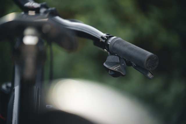 SRAM shows off refined AXS Pod Rocker shifter | off-road.cc