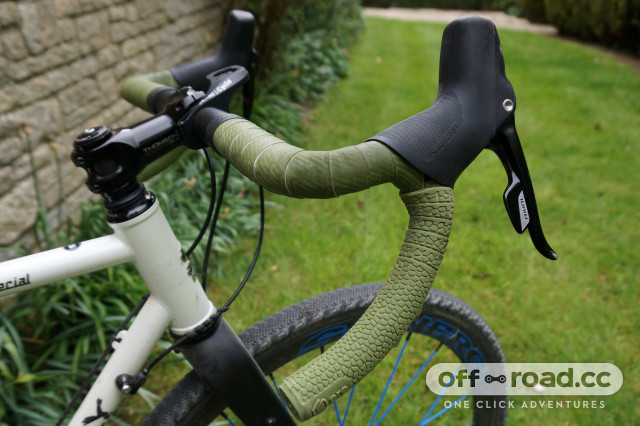 Ere Tenaci Bar Cover is half grip, half bar tape for gravel bikes -  Bikerumor