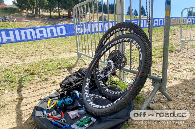 2022 Uci mtb world champs - behind the scenes mechanics-11.jpg