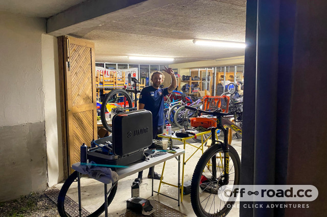 2022 Uci mtb world champs - behind the scenes mechanics-13.jpg