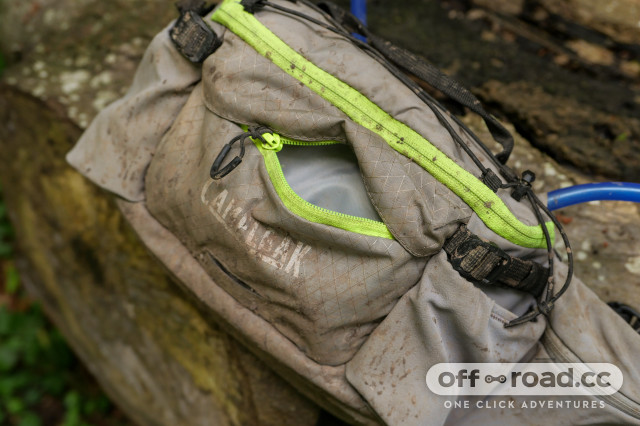 CAMELBAK M.U.L.E. 5 - Our long-term review of the hip pack with a 1.5 L  bladder