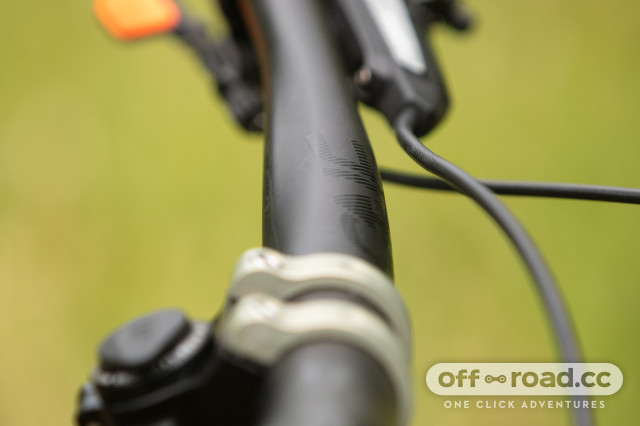 OneUp Components Carbon Handlebar review