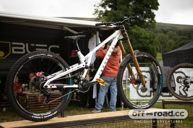 2024 amaury pierrion commencal.jpg