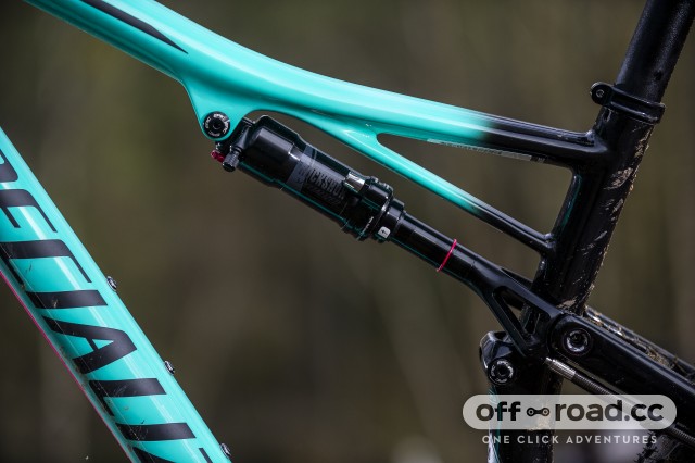 Specialized women's epic comp best sale carbon 2019