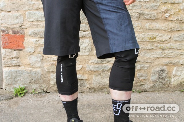 NEW Race Face Charge Leg Guard Black MD 