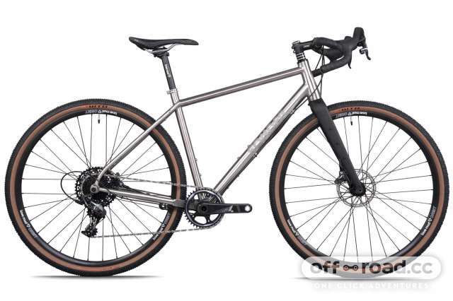 Bicicleta gravel online titanio