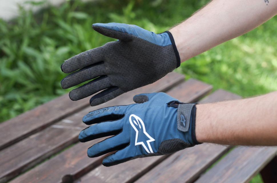 Test: Probamos los guantes Alpinestars Drop 6.0: como una segunda piel
