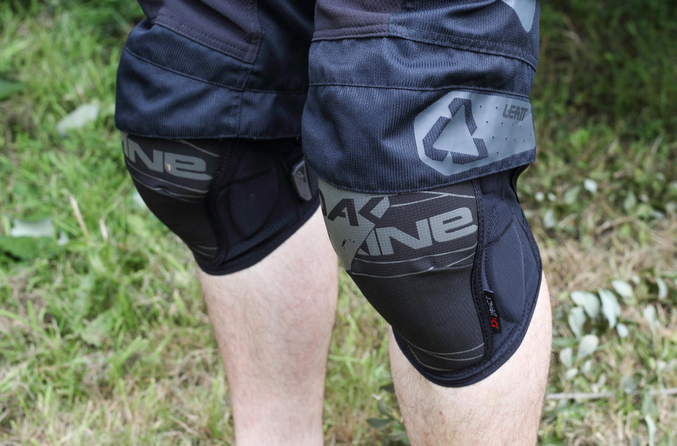 dakine knee pads