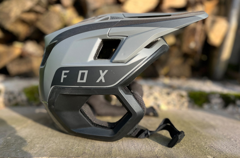 fox dropframe bike helmet