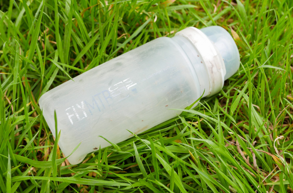 Elite FLY Lightweight Cycling Water Bottle BPA Free 550ml : GREEN/GREY