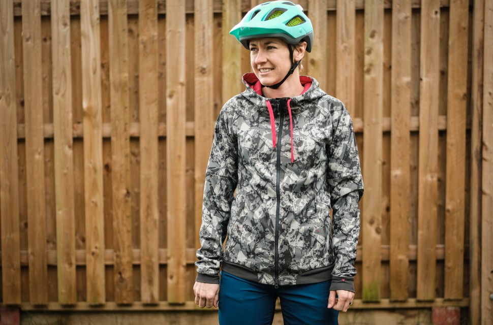 Gore C5 Women Windstopper Trail Camo Hooded Jacket review
