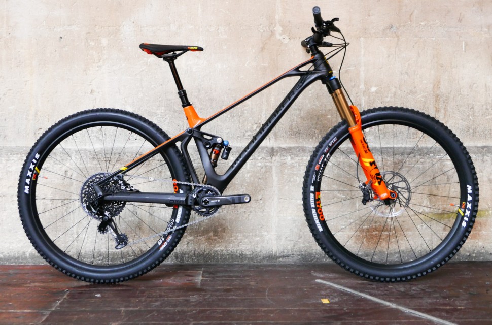 Mondraker's Foxy Carbon RR 29 is a whole lot of enduro wagon wheeler ...