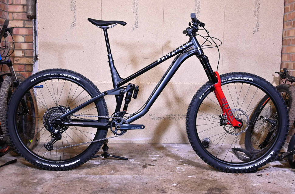First Look: Privateer Bikes 161 - the ultimate enduro racer for the ...
