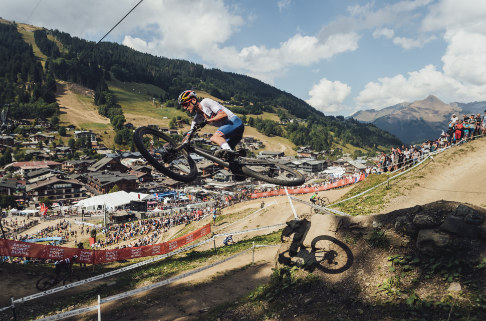 Uci dh world store cup