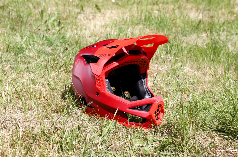 7iDP Project.23 GF helmet review | off-road.cc