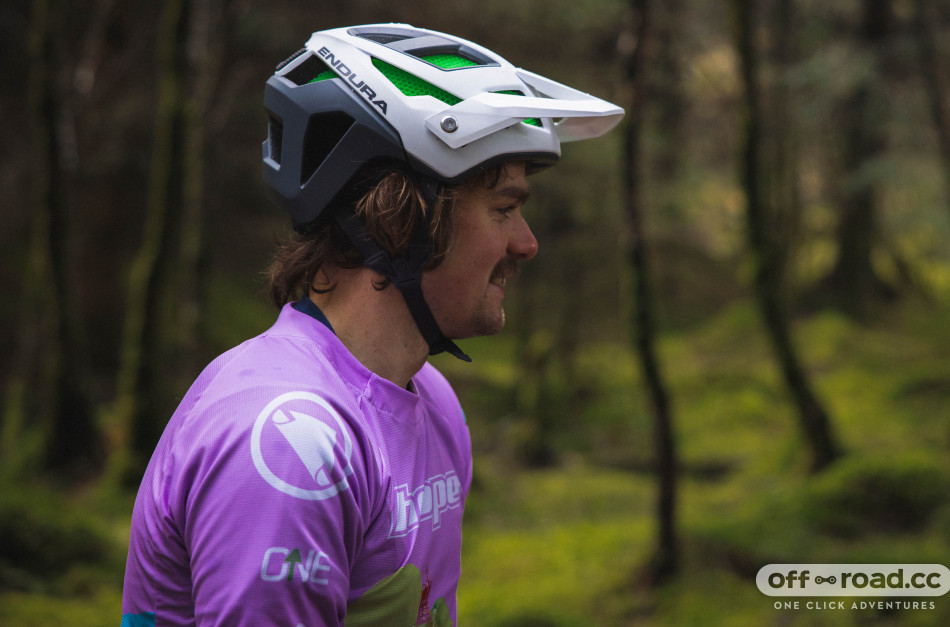 endura mountain bike helmet