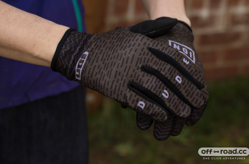 ion bike gloves