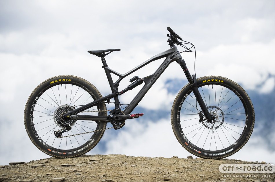 carbon nukeproof mega