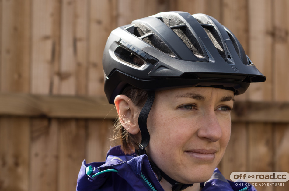 New Scott Fuga Plus MIPS Helmet Medium Aero Road Bike White Purple Cycling 